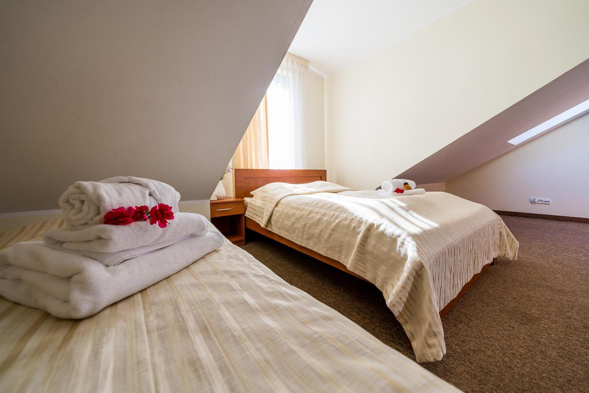 Villa Martii - Komfortowe Apartamenty Z Aneksami Kuchennymi - Spokojna Okolica, Blisko Plazy Wladyslawowo Exterior photo