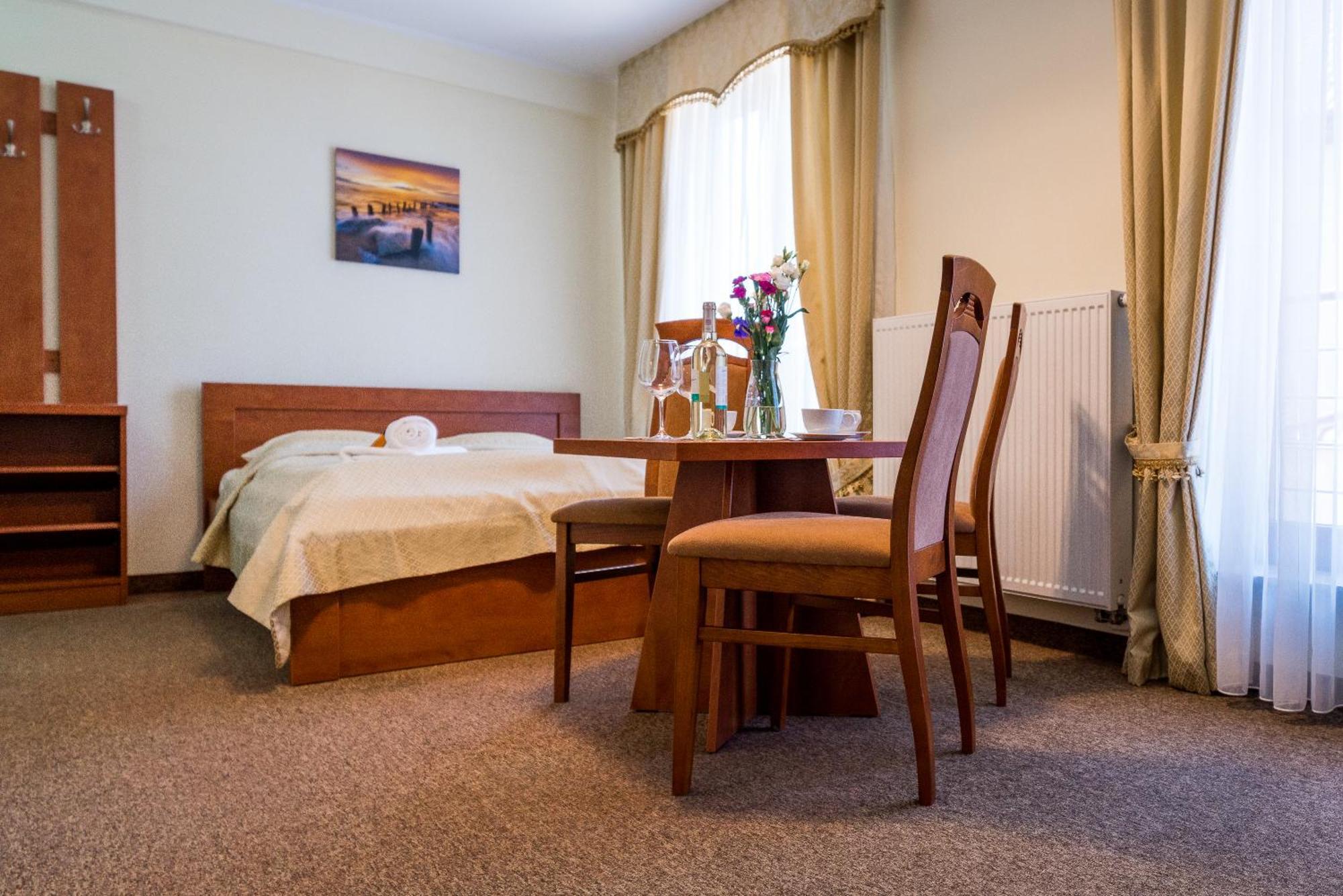 Villa Martii - Komfortowe Apartamenty Z Aneksami Kuchennymi - Spokojna Okolica, Blisko Plazy Wladyslawowo Exterior photo