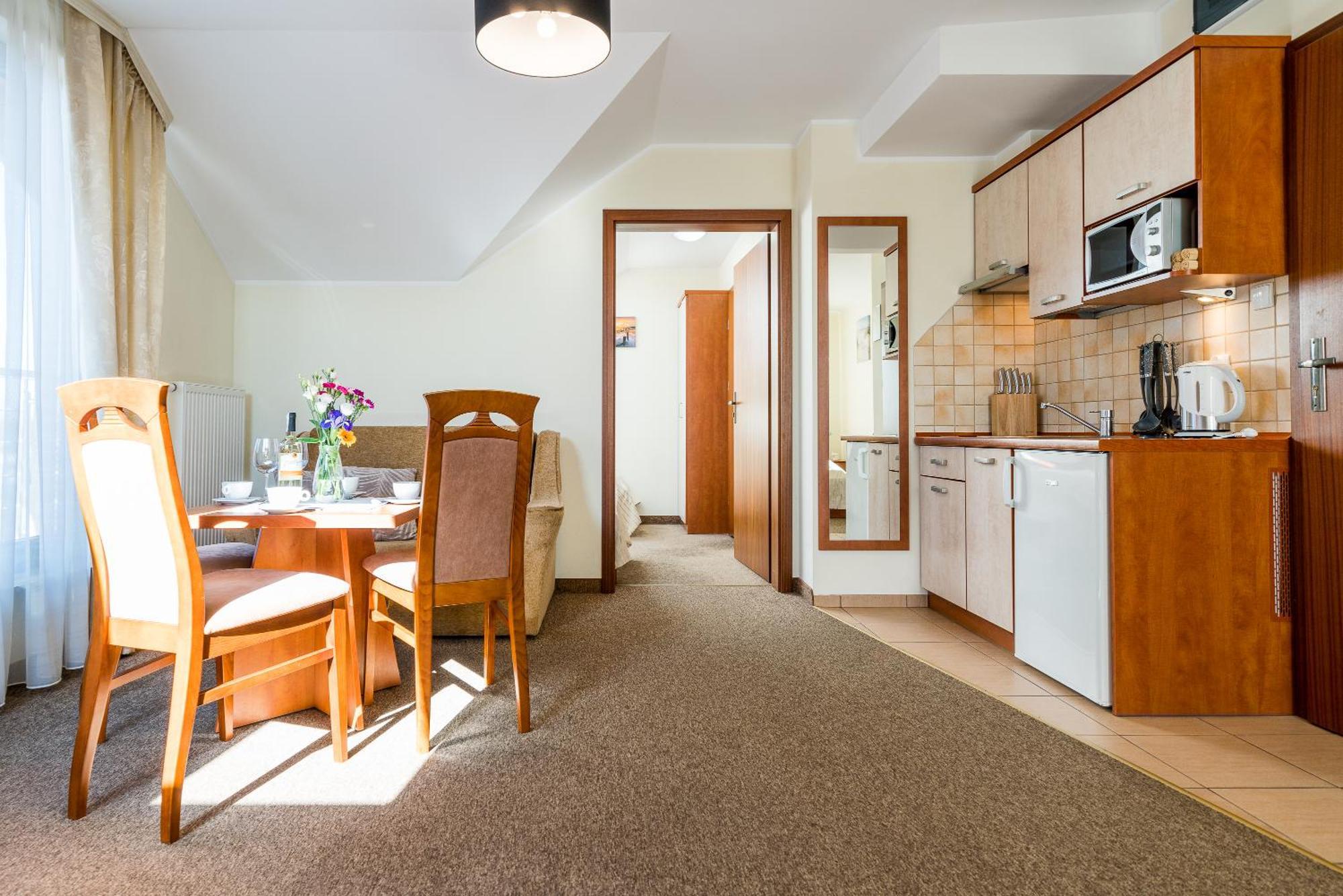 Villa Martii - Komfortowe Apartamenty Z Aneksami Kuchennymi - Spokojna Okolica, Blisko Plazy Wladyslawowo Exterior photo