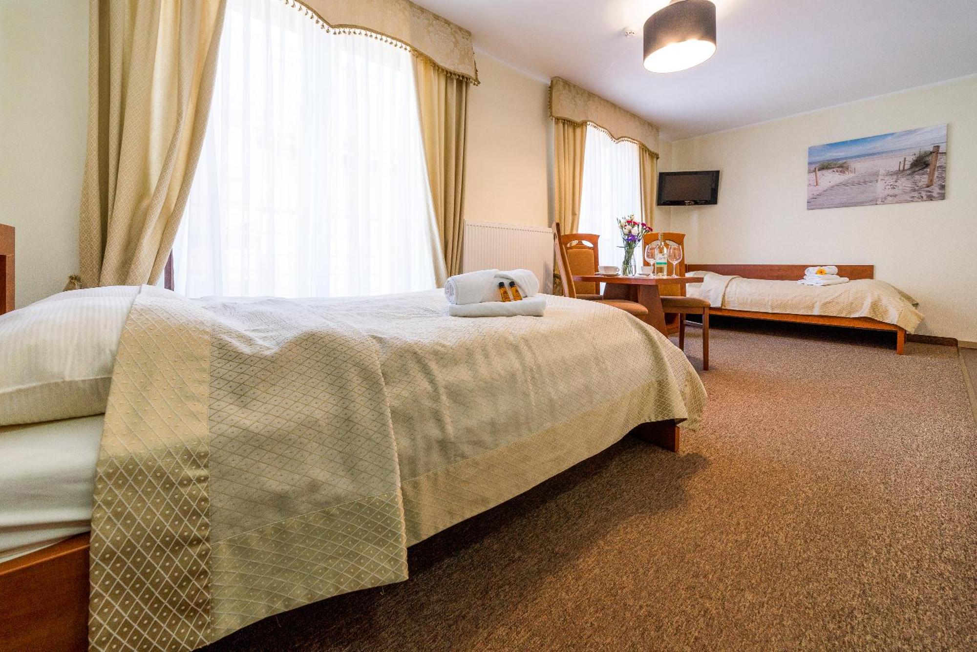 Villa Martii - Komfortowe Apartamenty Z Aneksami Kuchennymi - Spokojna Okolica, Blisko Plazy Wladyslawowo Exterior photo